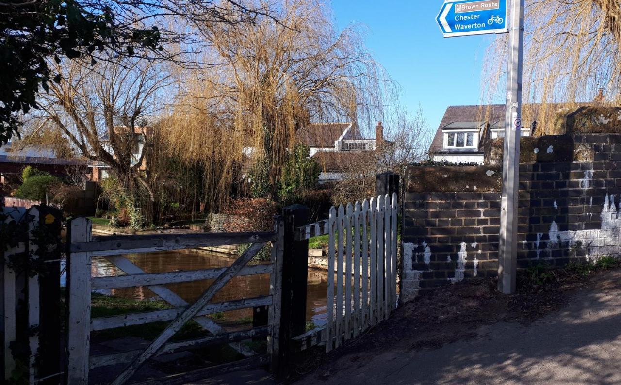 Village 3-Bed House Netflix In Chester Exterior photo